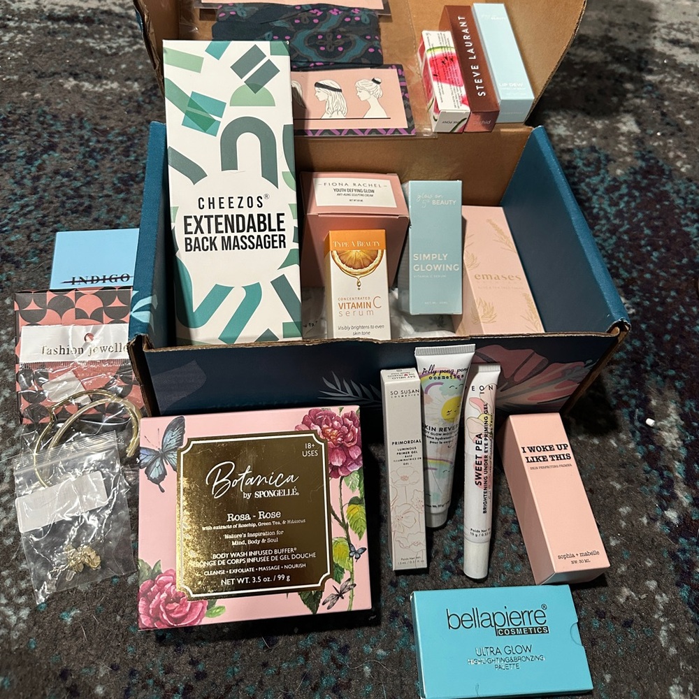 Bundle of 19 skincare and beauty items
